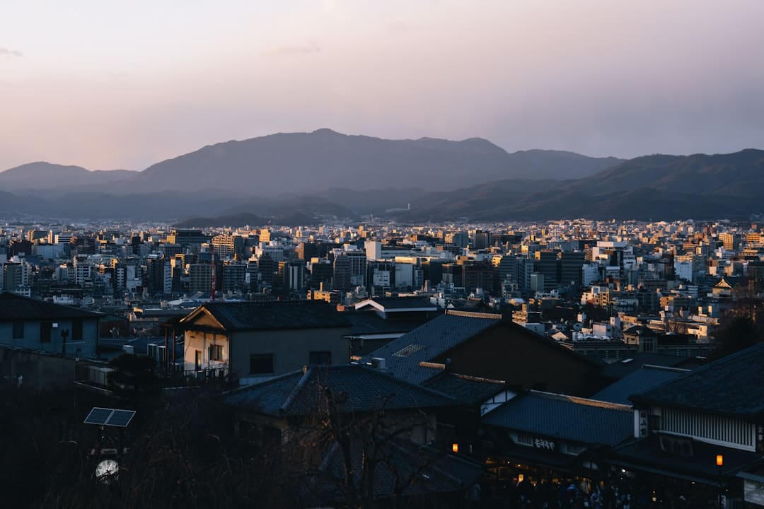 大学主持词开场白